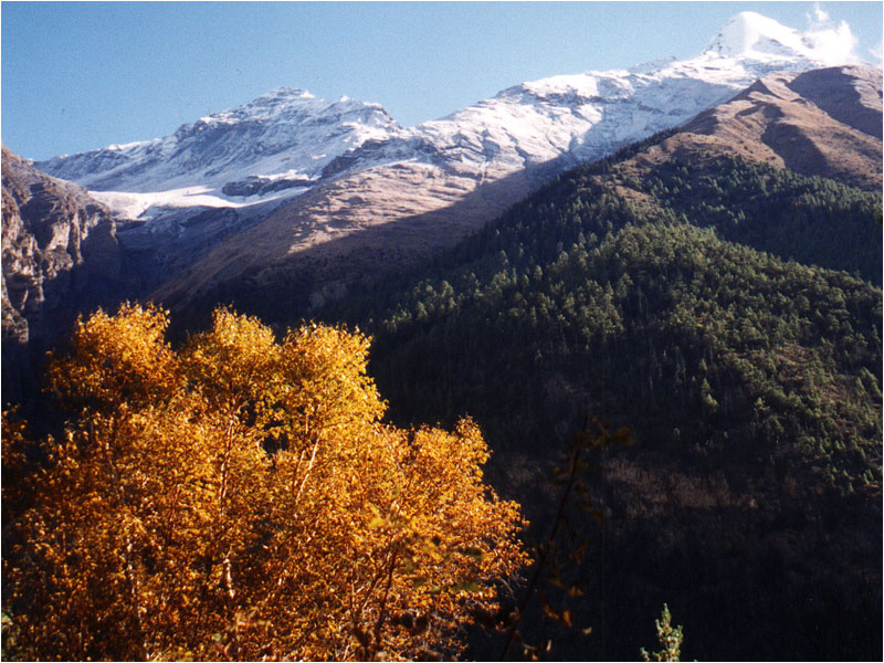 Pisang Peak 6.092 m.