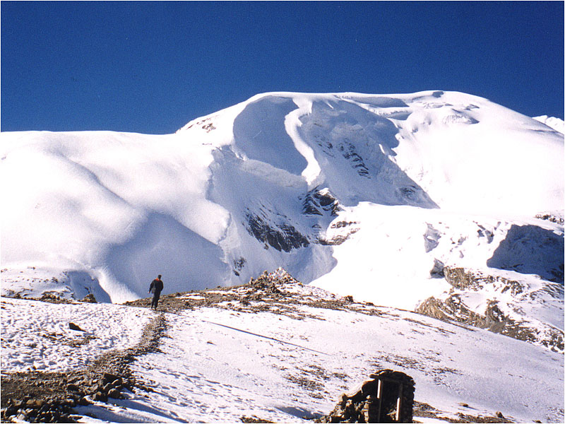 Der Yakawa Ka schneebedeckt.