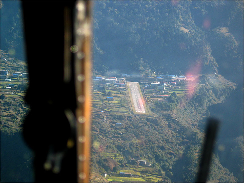 Landeanflug auf Lukla.