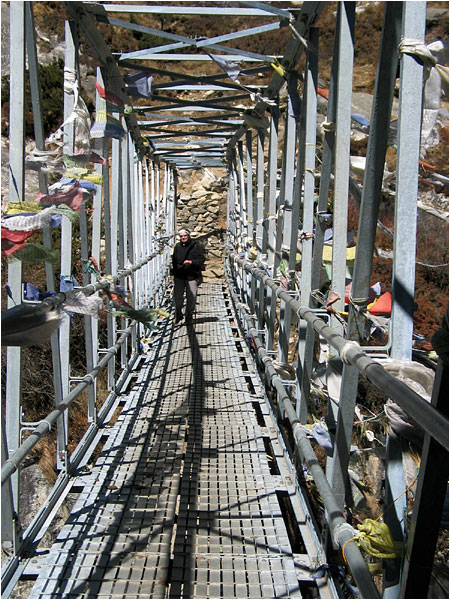 Br?cke ?ber den Imja Khola.