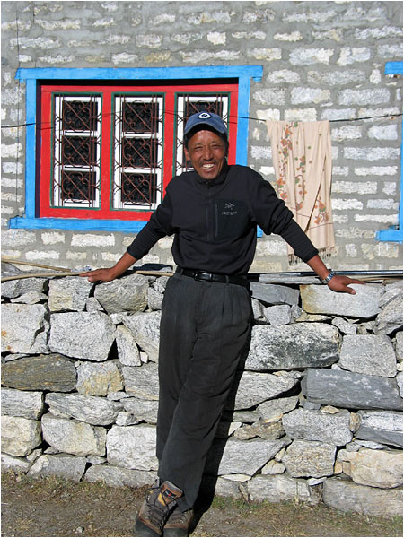 Der Lodge- Besitzer & 14-maliger Everest-Bezwinger, Apa Sherpa.