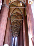 37m hohes Mittelschiff der Nicolaikirche 37m hohes Mittelschiff der Nicolaikirche