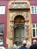 reichgeschmücktes Portal der Ratsapotheke reichgeschmücktes Portal der Ratsapotheke