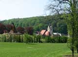 Untermhaeuser Marienkirche mit Spielplatz der BUGA 