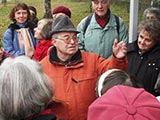 Wilfried Grtler wie immer mit hoher Sachkunde vorbereitete Wanderung