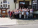 Gruppenbild vor dem Parkhotel "Forsthaus" - unsere hervorragende Unterkunft im Kurort Hartha