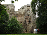 nach einer Wanderung zur Sachsenburg angekommen an der Oberburg (leider eine Ruine nach 1970 ausgebrannt)