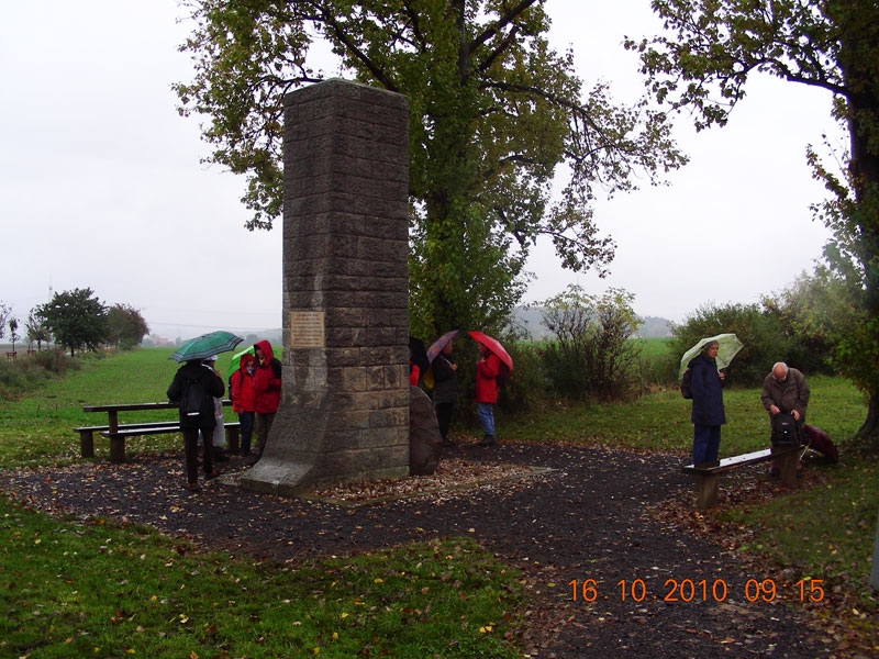Napoleonstein - anl??lich des Treffens 1813 Napoleon und Zar Alexander an der alten B7 