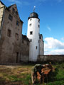 der Turm und die Schildmauer schlieen den Innenhof nach Osten ab