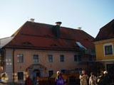 auf dem Pfarrhaus von Tirschenreuth natrlich ein Storchennest