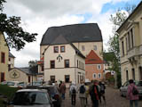 Vorplatz der Burg - hier sieht man den Riesenstiefel