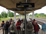 Beginn der Wanderung auf dem Bahnhof Braunsbedra