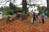 Wanderpause neben dem Bauerngarten in Collis