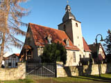 die Nohraer Kirche im Sonnenschein