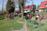 Pause im Garten nach der Fuehrung in Margarethe Reichardts Haus