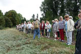 an den Salzwiesen von Artern - Erlaeuterungen durch Horst Hopfgarten