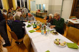 Unsere Alt-Mitglieder Hans-Ullrich Schneider, Ruth Schoenefeld u. Gudrun Saeuberlich im Austausch ihrer Erinnerungen!