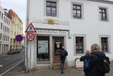 Ausgang aus den Höhlern von Zeitz durch den historischen Likörladen am Altmarkt.