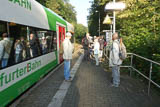 nach einer kurzen Fahrt mit der Bahn beginnt die Exkursion auf dem Haltepunkt Legefeld!