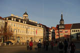 über den Eisenacher Markt vorbei an Schloß und Rathaus durch die Karlstraße.