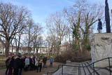 am großen Denkmal R. Wagners (5m hoher Sockel -von Max Klinger) und 5m hoher Schatten -  EINFACH GROSSARTIG !!!