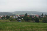 Blick über Catterfeld zur Wiese mit dem Kandelaber!