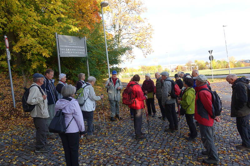 Start an der Salzmann-Schule in Schnepfenthal  -  Eckart erl&auml;utert diese historische Schulform!